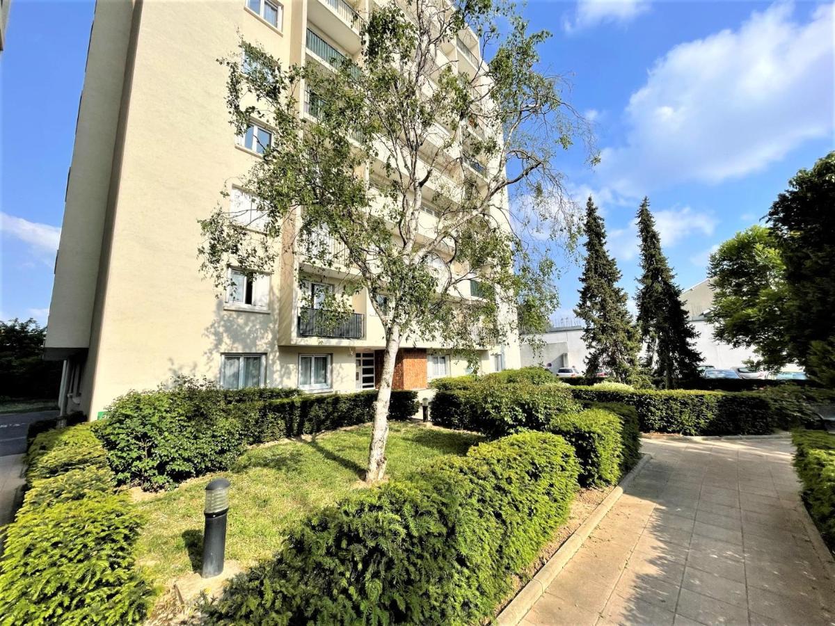 Brossolette Appartement T2 Spacieux Et Lumineux Balcon Vue Degagee Reims Exterior photo